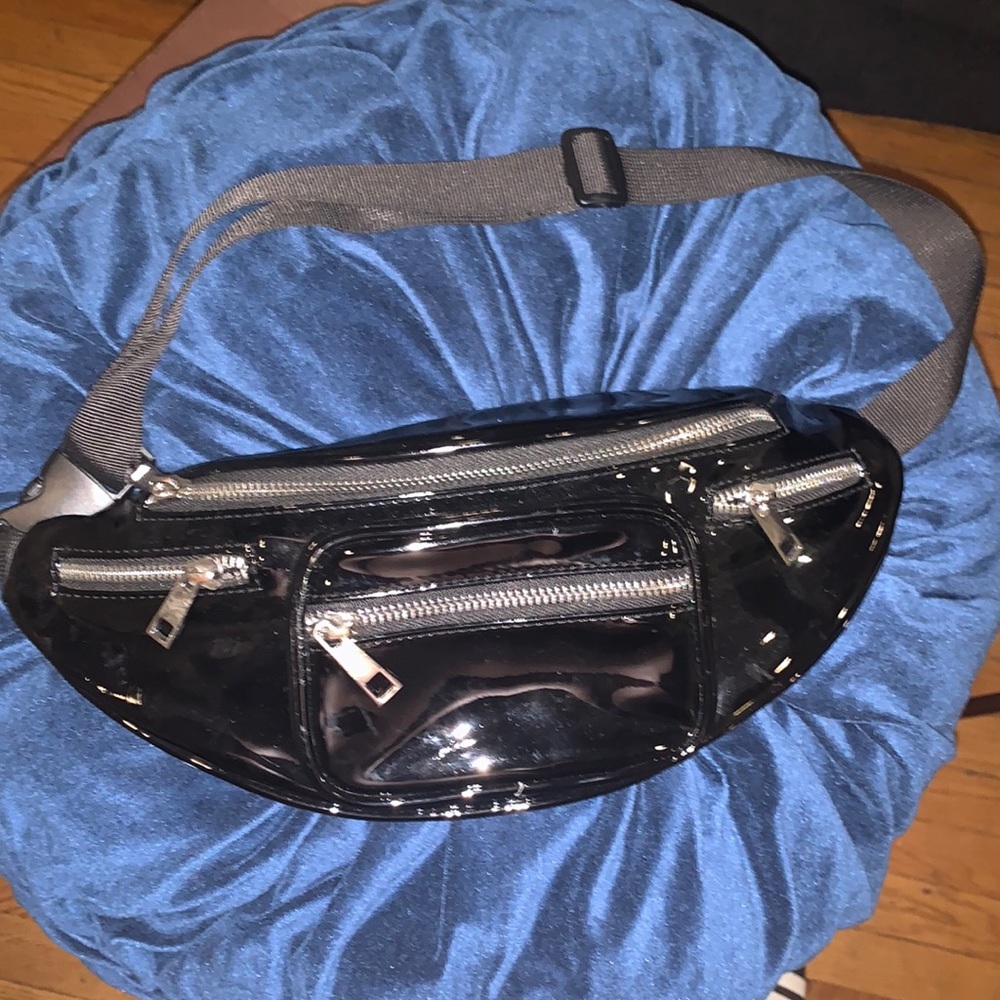 Forever 21 faux patent leather Fanny pack